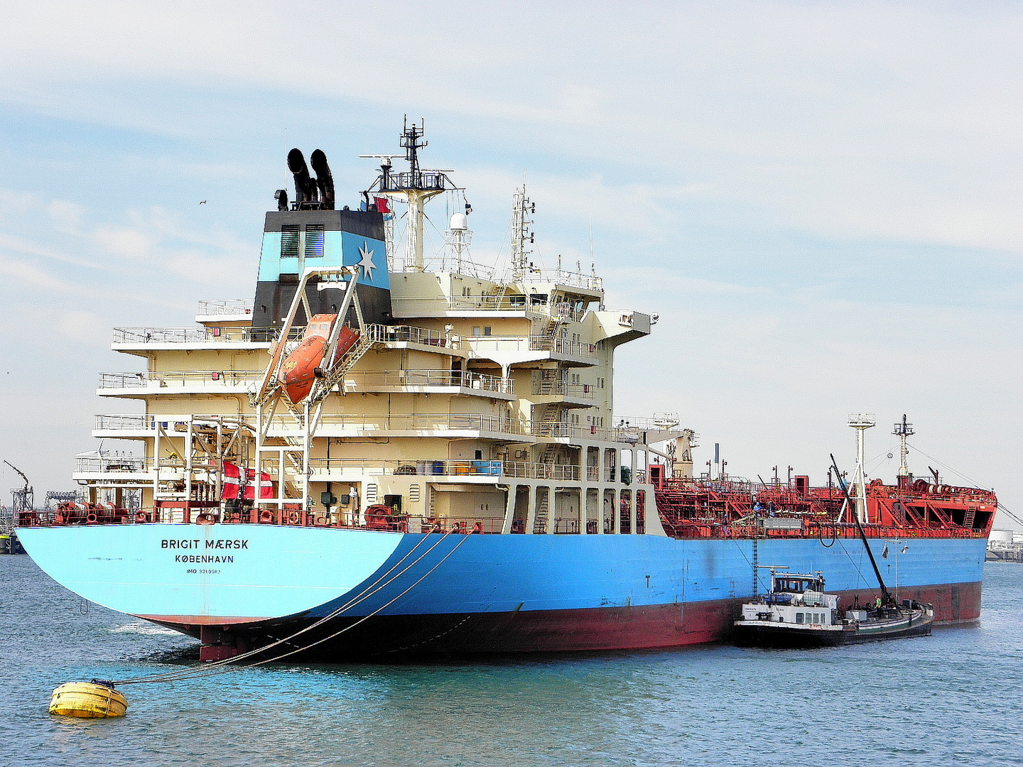 "...einmal volltanken bitte..." Brigit Maersk IMO 9340582