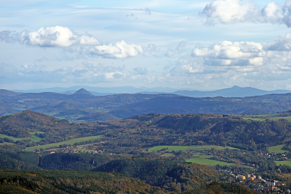 Einmalige Sicht bis ins Riesengebirge vom Hohen Schneeberg