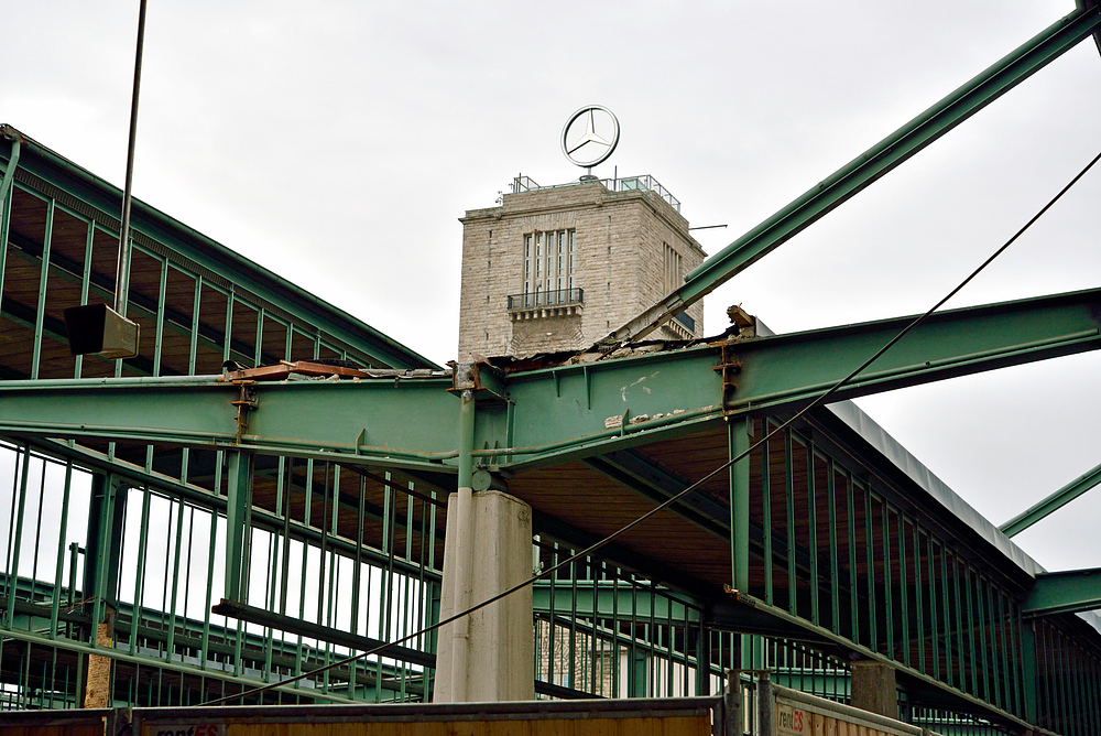 Einmaliger Blick auf den Turm des Stuttgarter Bahnhofs