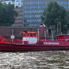 Eins der vielen Feuerlöschboote im Hamburger Hafen - die "Branddirektor Krüger"