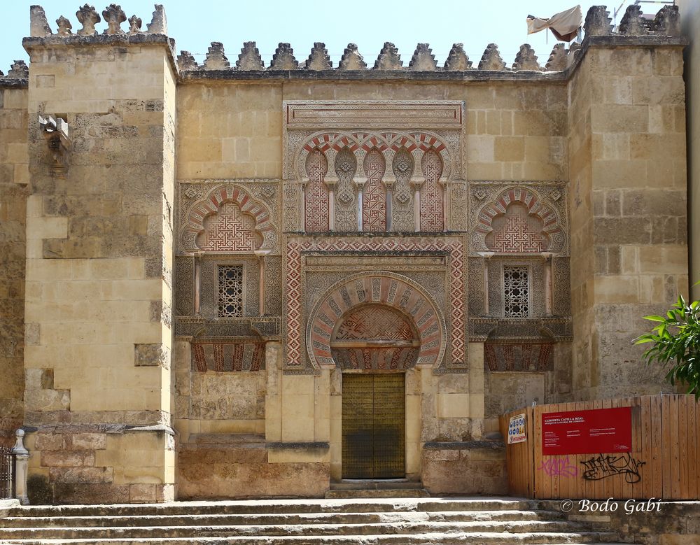 Eins der vielen Moschee-Tore