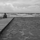 Einsam am Strand von La Malvarossa/Valencia/Spanien