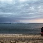 Einsam kommunikativ am Strand