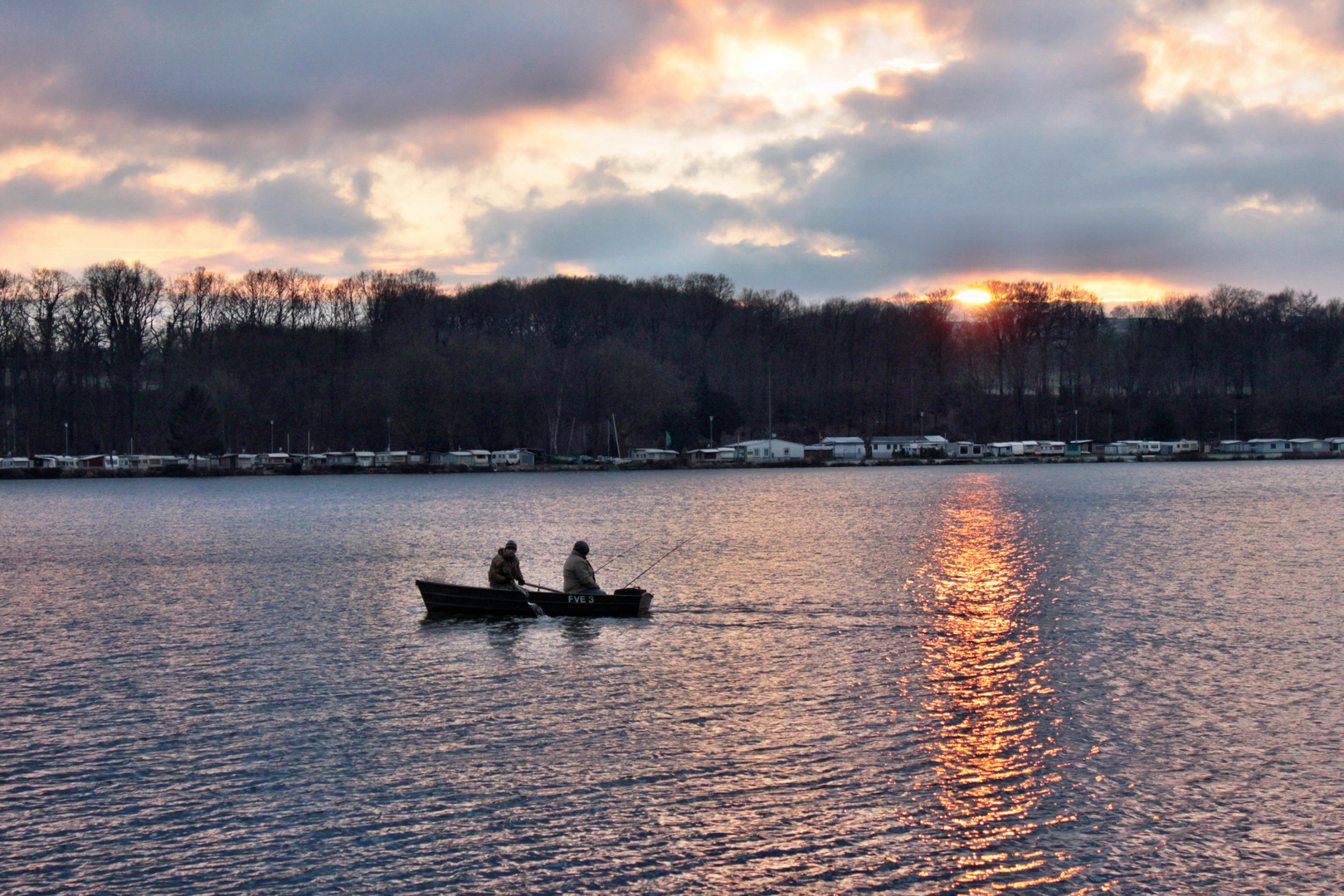 Einsame Angler auf dem Baldeneysee