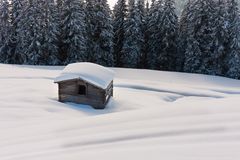 Einsame Bergütte