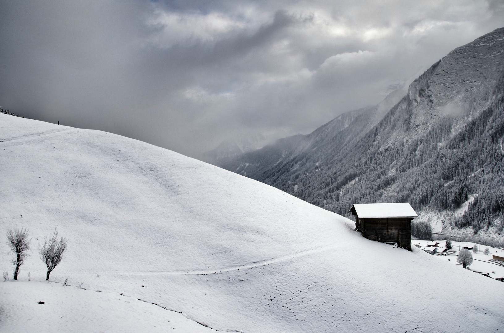 Einsame Hütte im Schnee