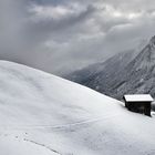Einsame Hütte im Schnee