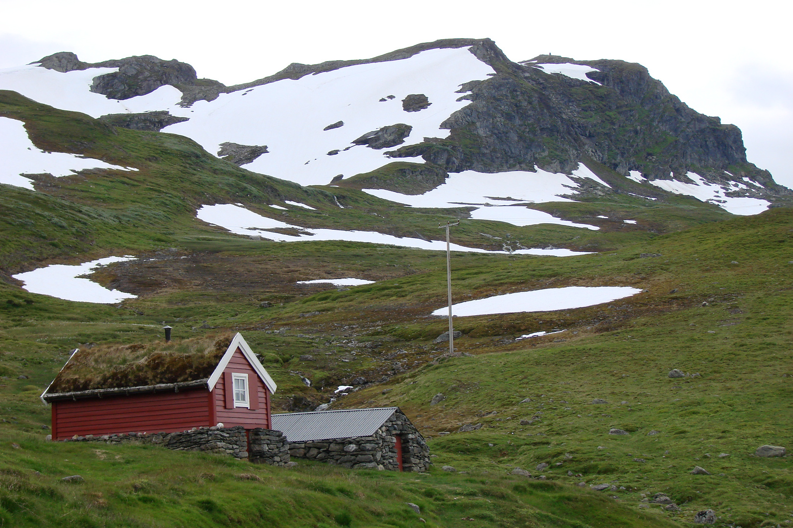 Einsame Hütte in der Hardangervidda in Norwegen