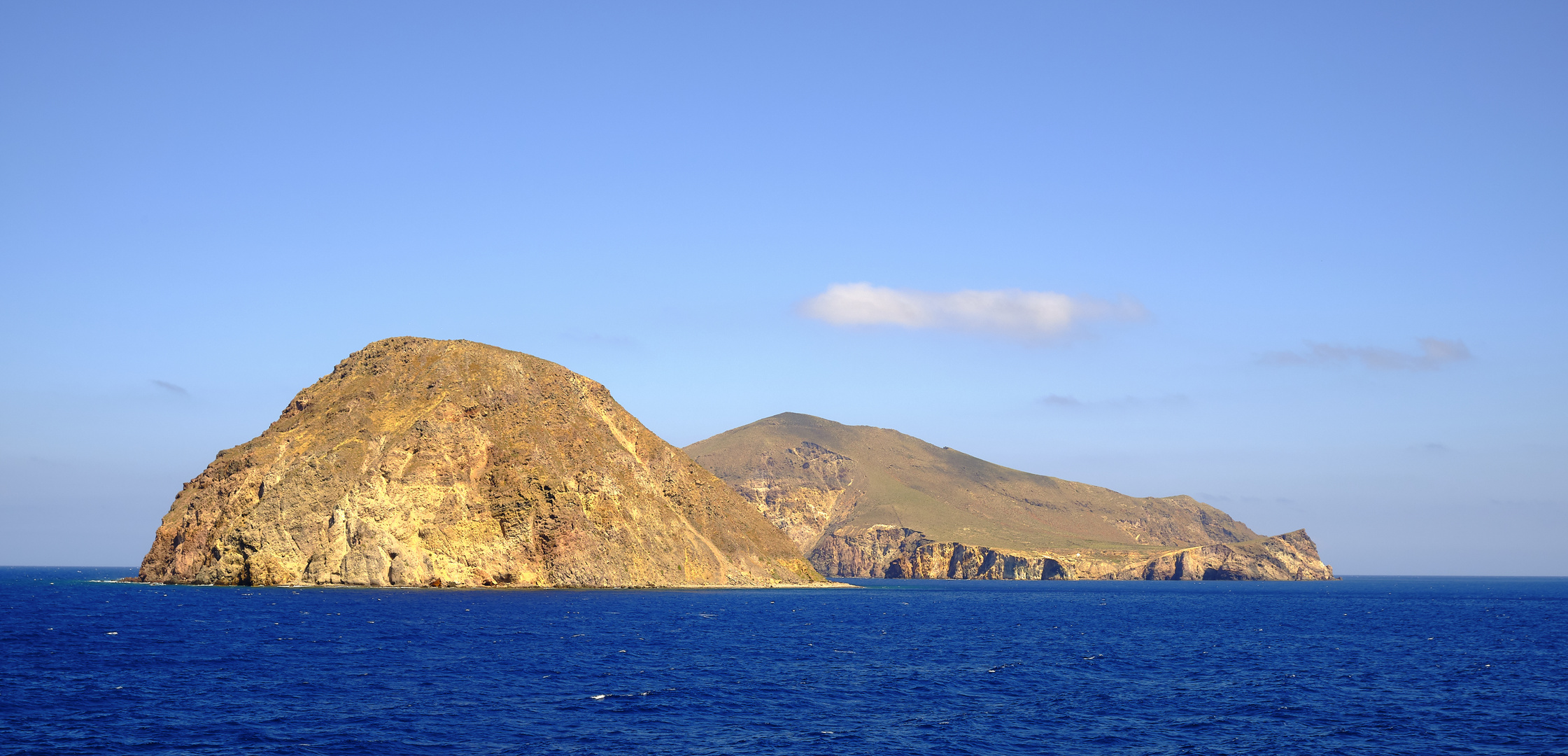Einsame Insel bei Santorini