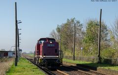 Einsame Lok auf einsamen Bahnhof