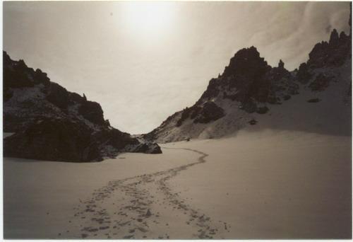 Einsame Spuren auf der Totenfeldscharte / Silvretta