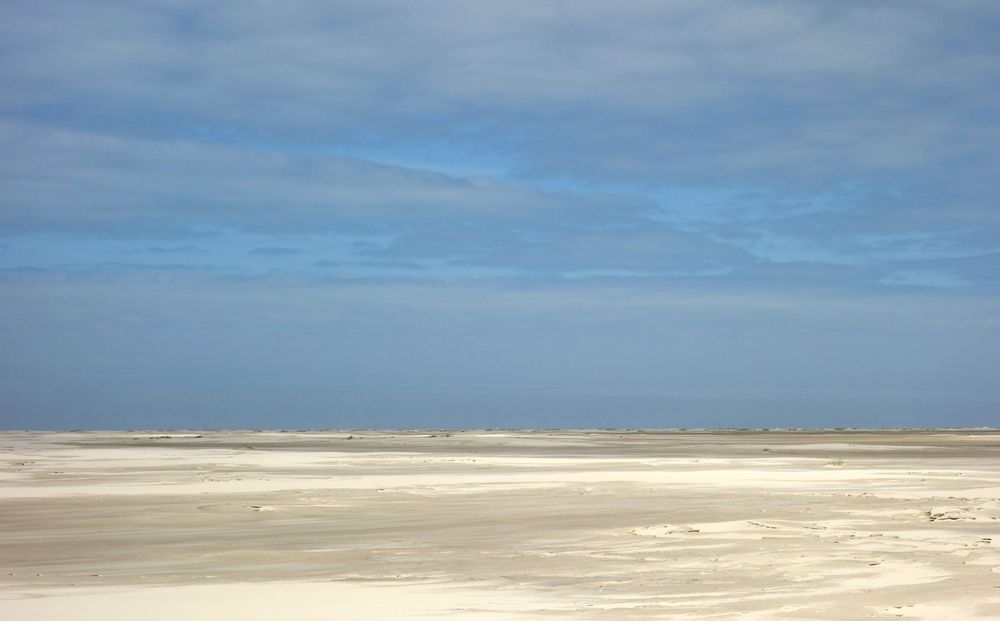 einsame und weite Küstenlandschaft auf Borkum