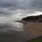 Einsamer Abendspaziergang am Strand.