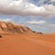 Einsamer Fahrer in Wadi Rum