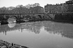 Einsamer Fischer am Tiber.. (Römische Impressionen..)