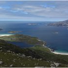 Einsamer Gebirgsweg mit Meerblick