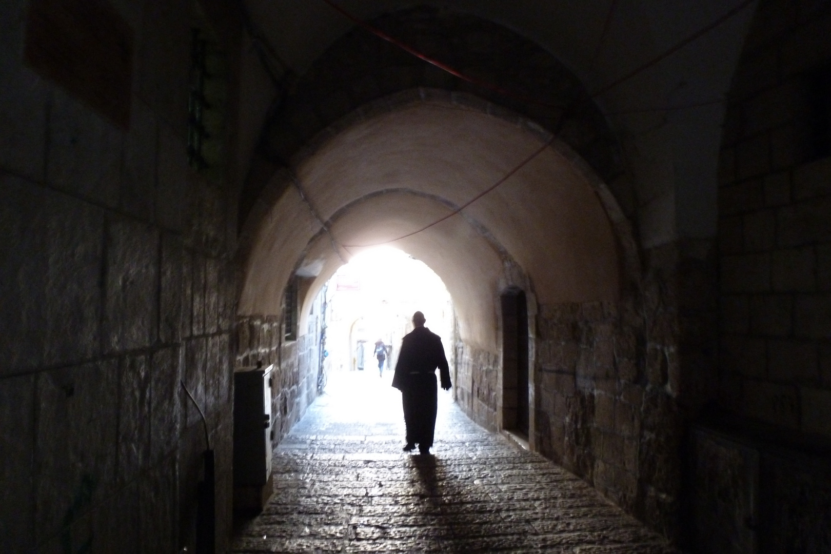 Einsamer Mönch in Jerusalem