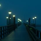 einsamer Ort: Seebrücke an der Ostsee vor Sonnenaufgang