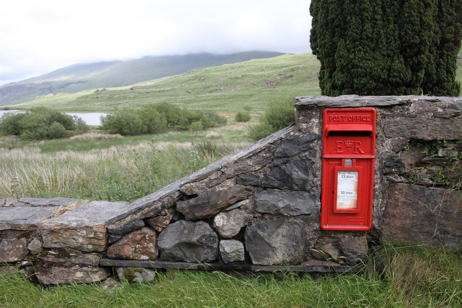 Einsamer Royal Post Briefkasten