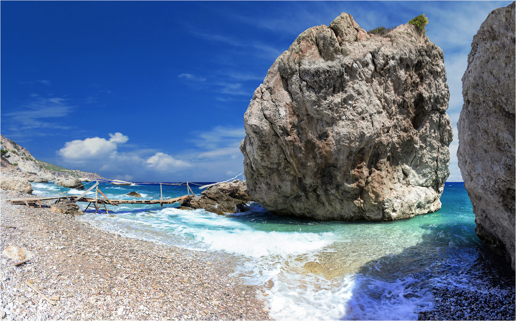 Einsamer strand auf karpathos