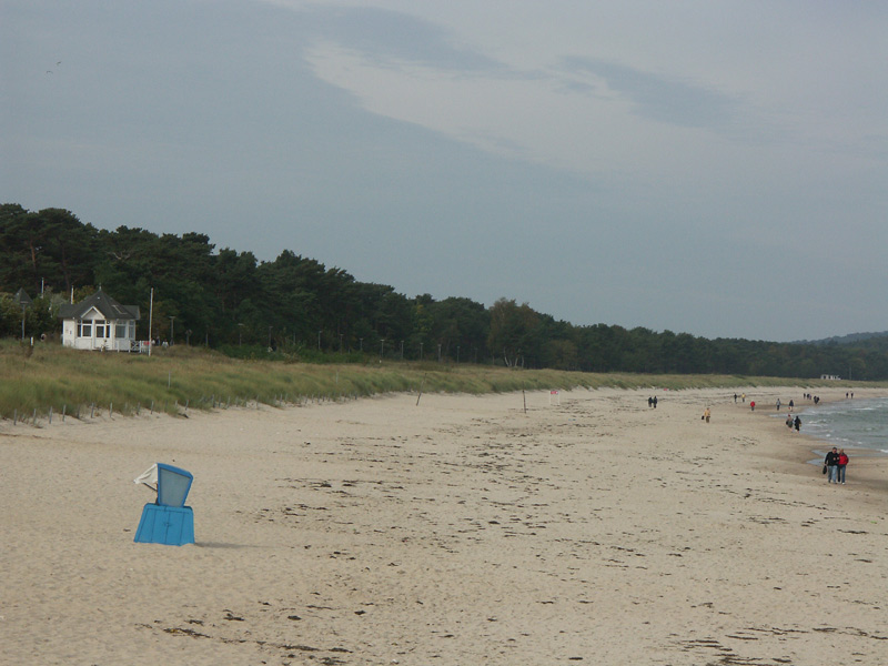 Einsamer Strandkorb