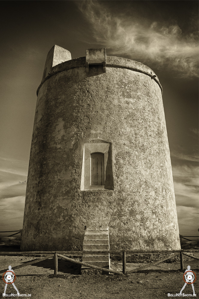 Einsamer Turm in Andalusien