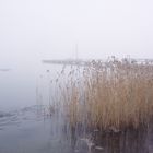 Einsames Boot im Nebel