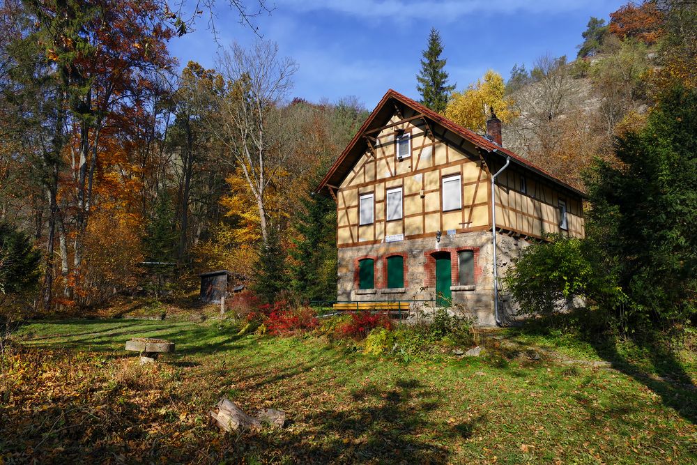 Einsames Haus im Leutratal