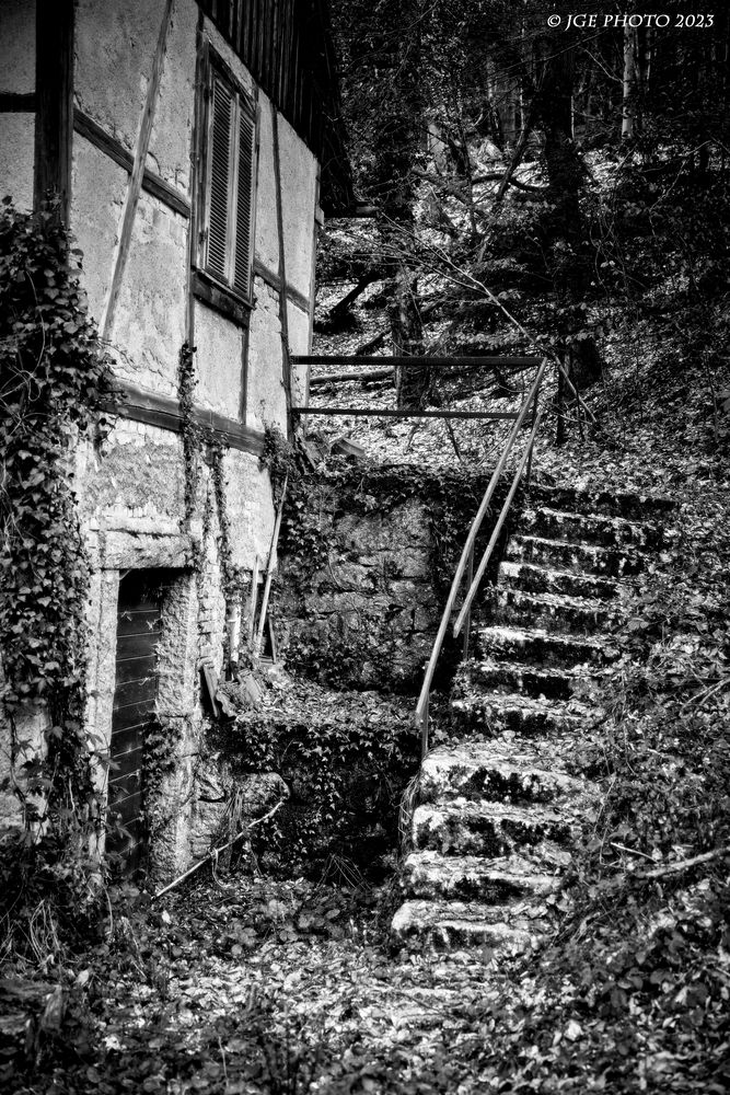 Einsames Haus mit alter Treppe in SW am Mühlenweg