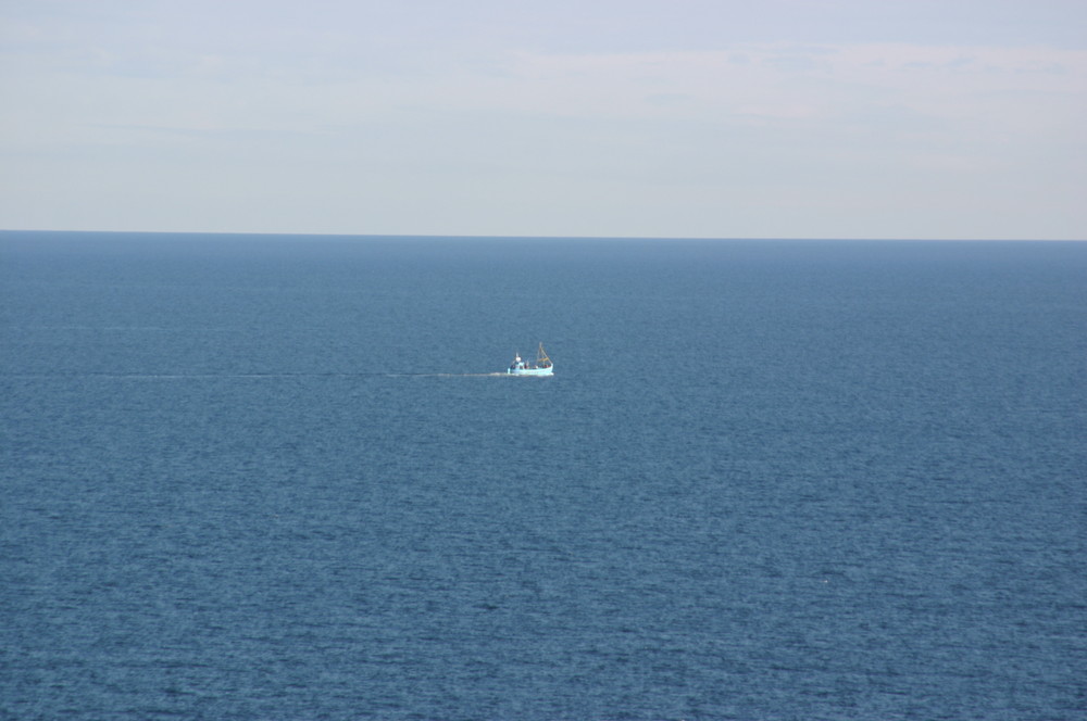 Einsammes Schif vor Rügen.