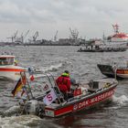 Einsatz auf der Elbe im Hamburger Hafen