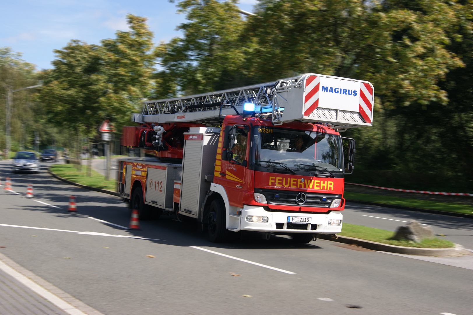 Einsatz für die Drehleiter!