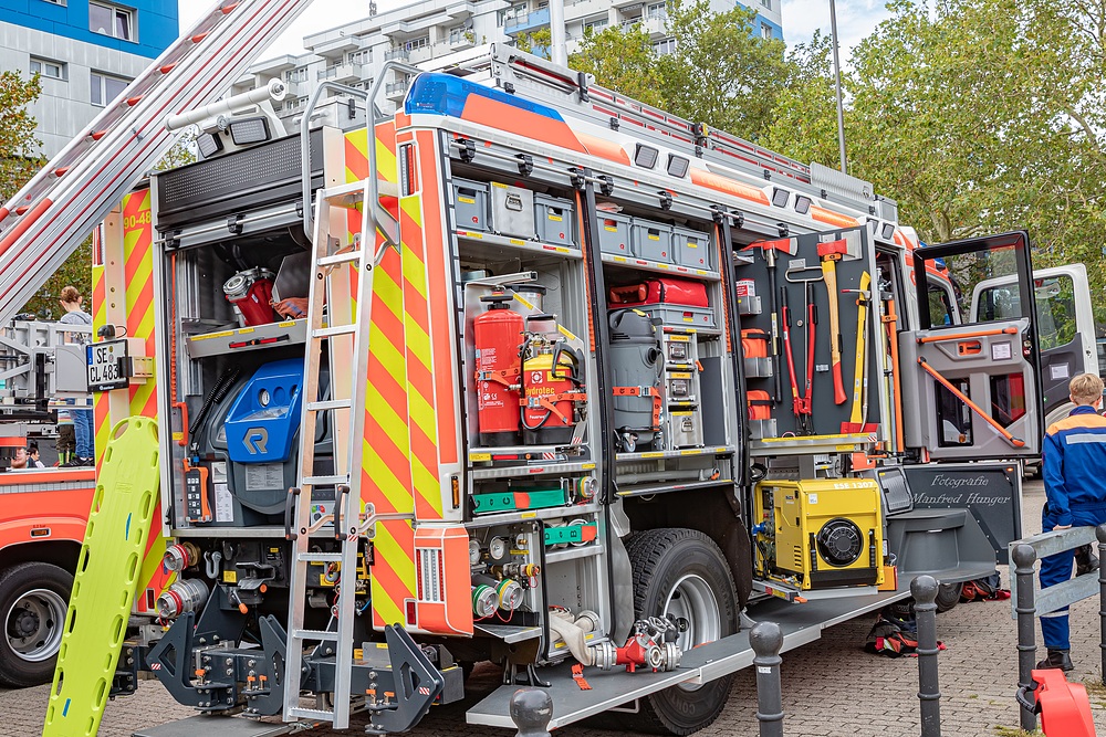 Einsatzfahrzeug der Feuerwehr (2)