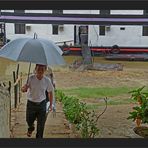 Einschiffen in Bagan bei Regen