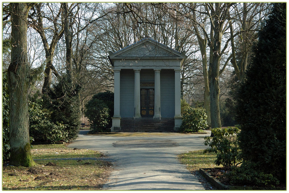 Einsegnungshalle auf dem alten Friedhof in Neheim