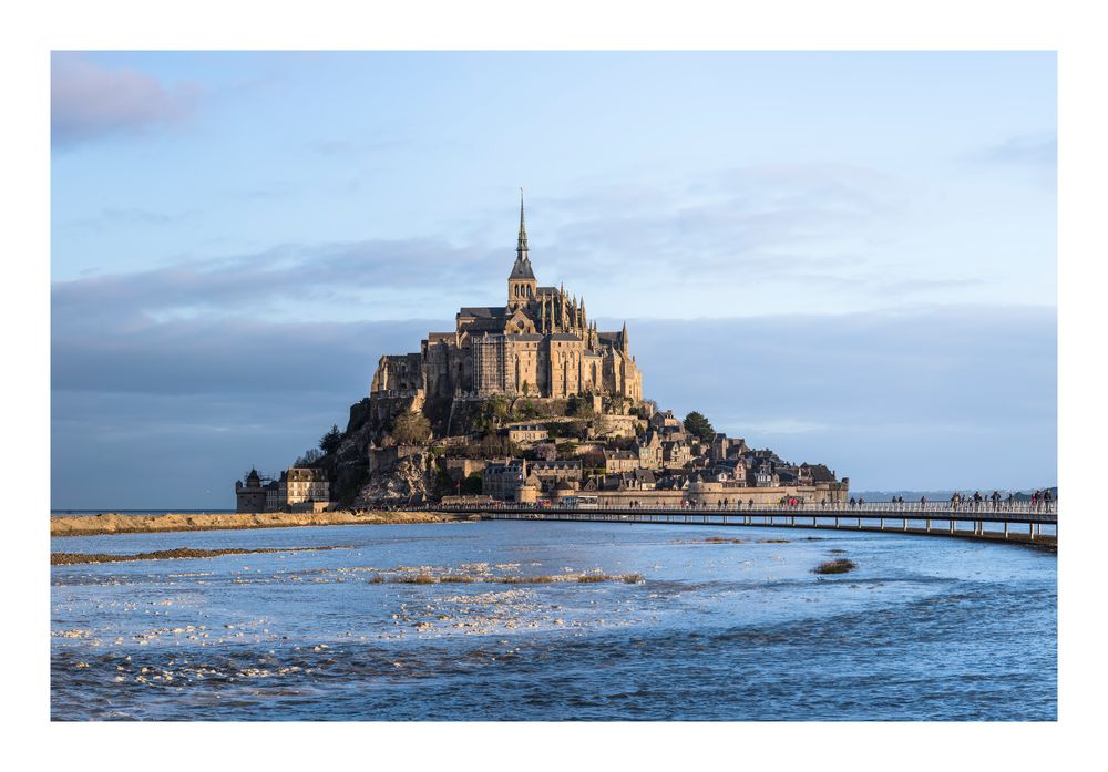 Einsetzen der Jahrhundertflut am Mont Saint Michel