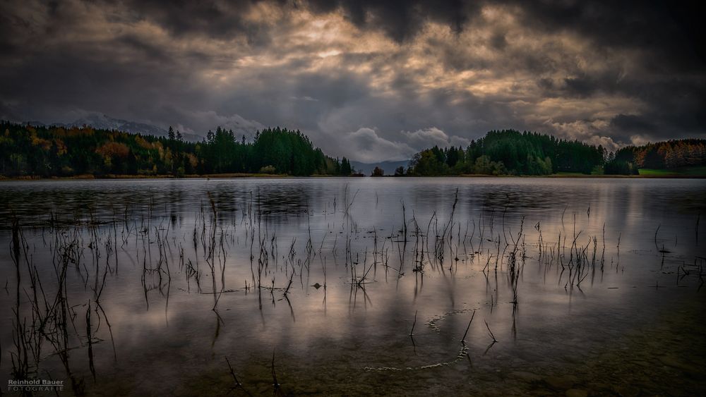 Einsetzender Regen am Illasbergsee