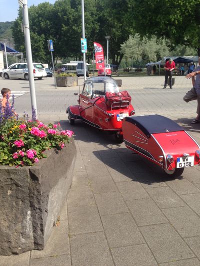 Einspuränhänger an Messerschmitt