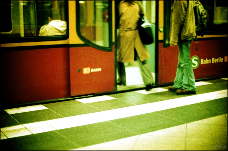 Einsteigen bitte! Foto &amp; Bild | streetfotografie mit menschen, film ...