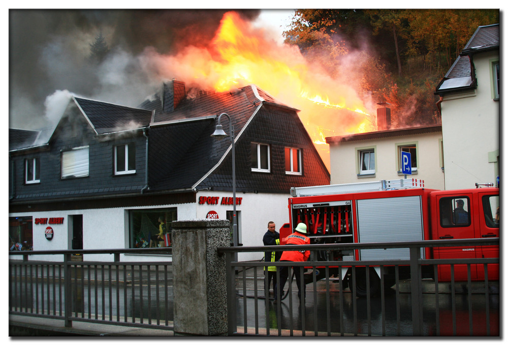 Eintreffen der ersten Feuerwehr