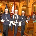 Einzug in die Pfarrkirche zum 125-jährigen Jubiläum der Freiwilligen Feuerwehr Kirchhellen