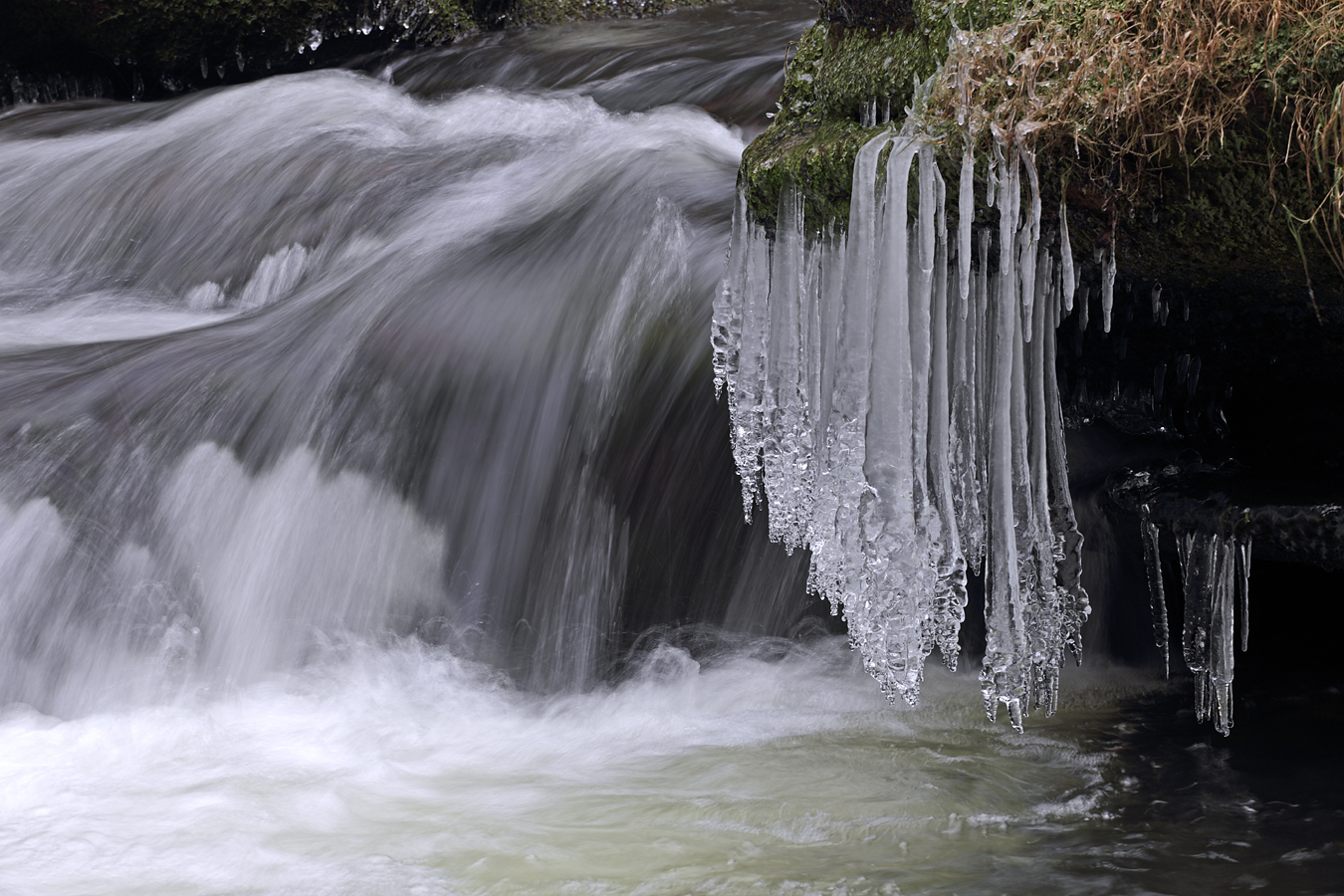 Eis an den Irreler Wasserfällen bei Prüm