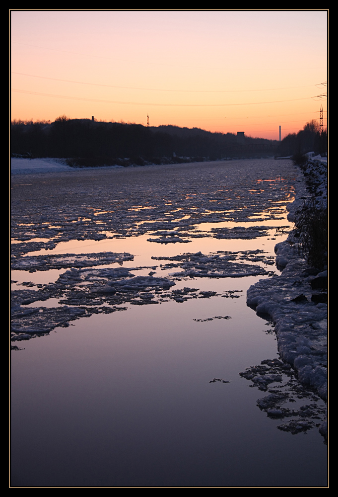 Eis auf dem Rhein-Herne-Kanal