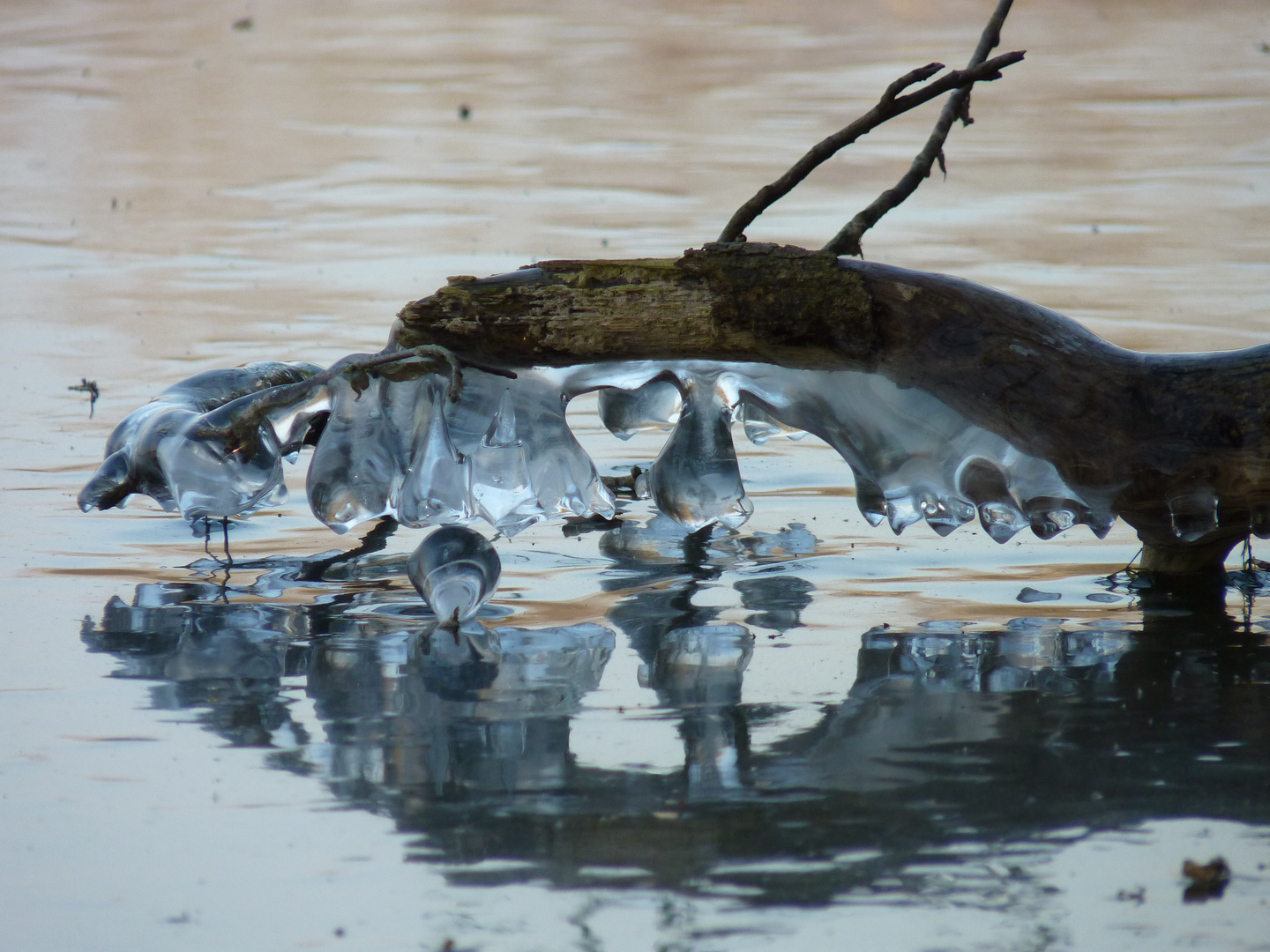 Eis auf Eis - Frost am See