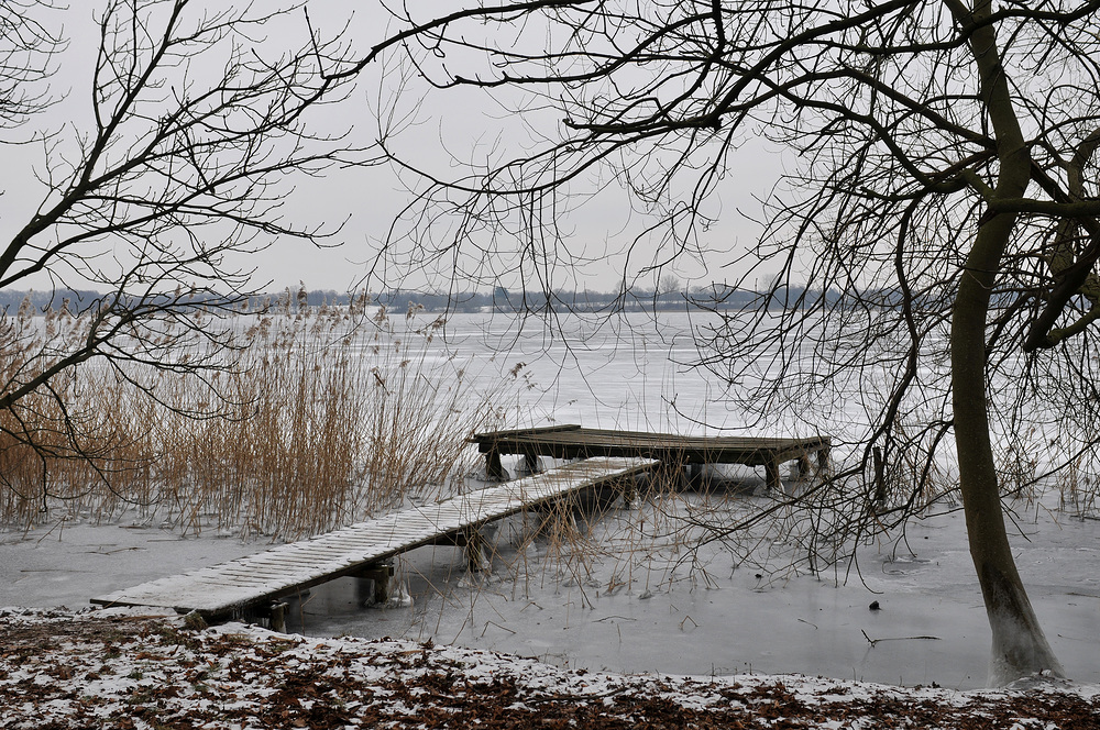 Eis – Bootssteg im Hochsommer