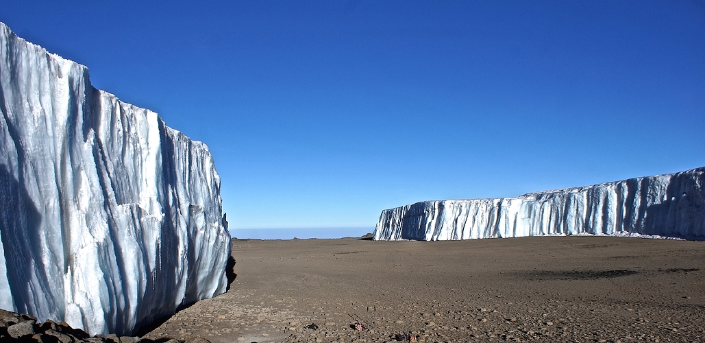 Eis im Krater des Kilimanjaro