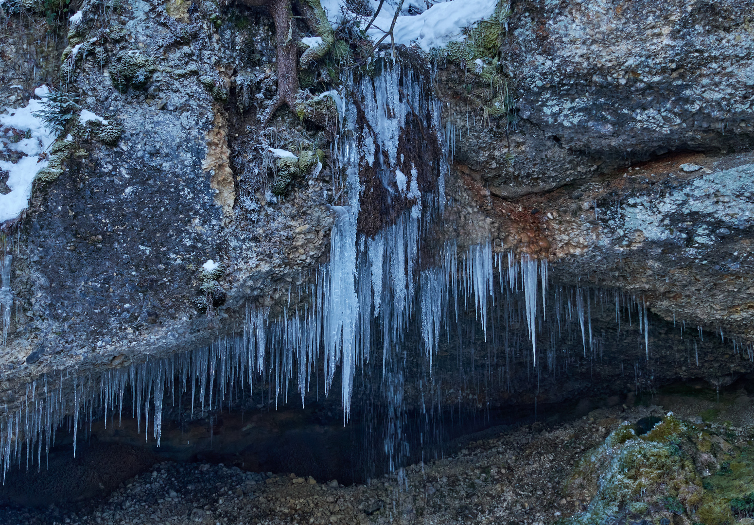 Eis in Nagelfluh