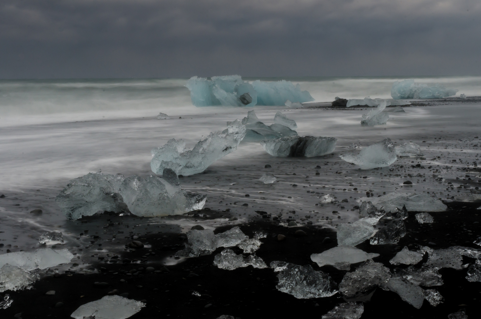 Eis und auflaufendes Wasser