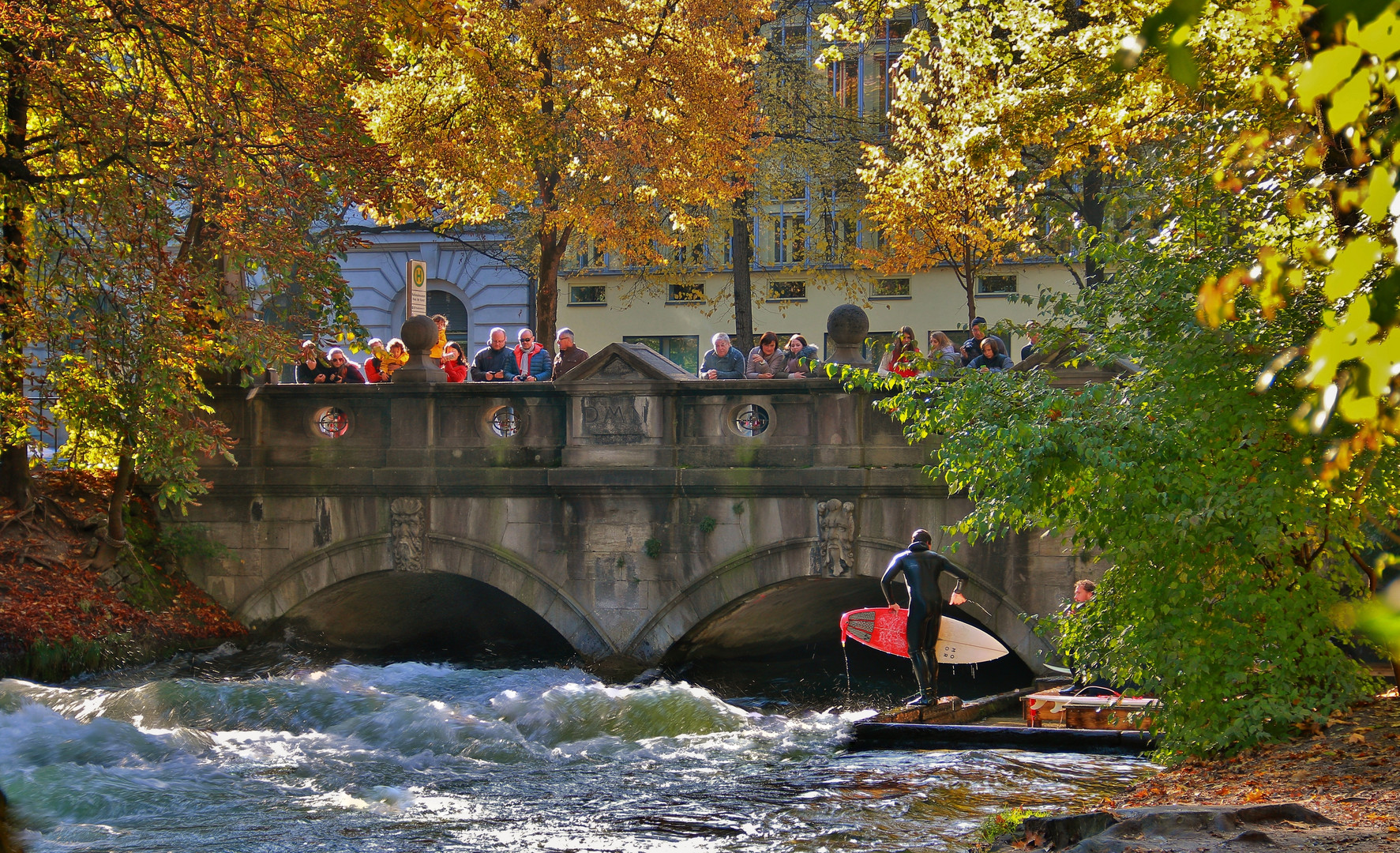 Eisbach herbstlich