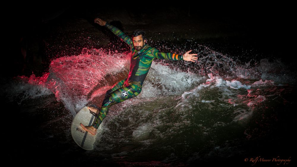 Eisbach Nacht-Action 1